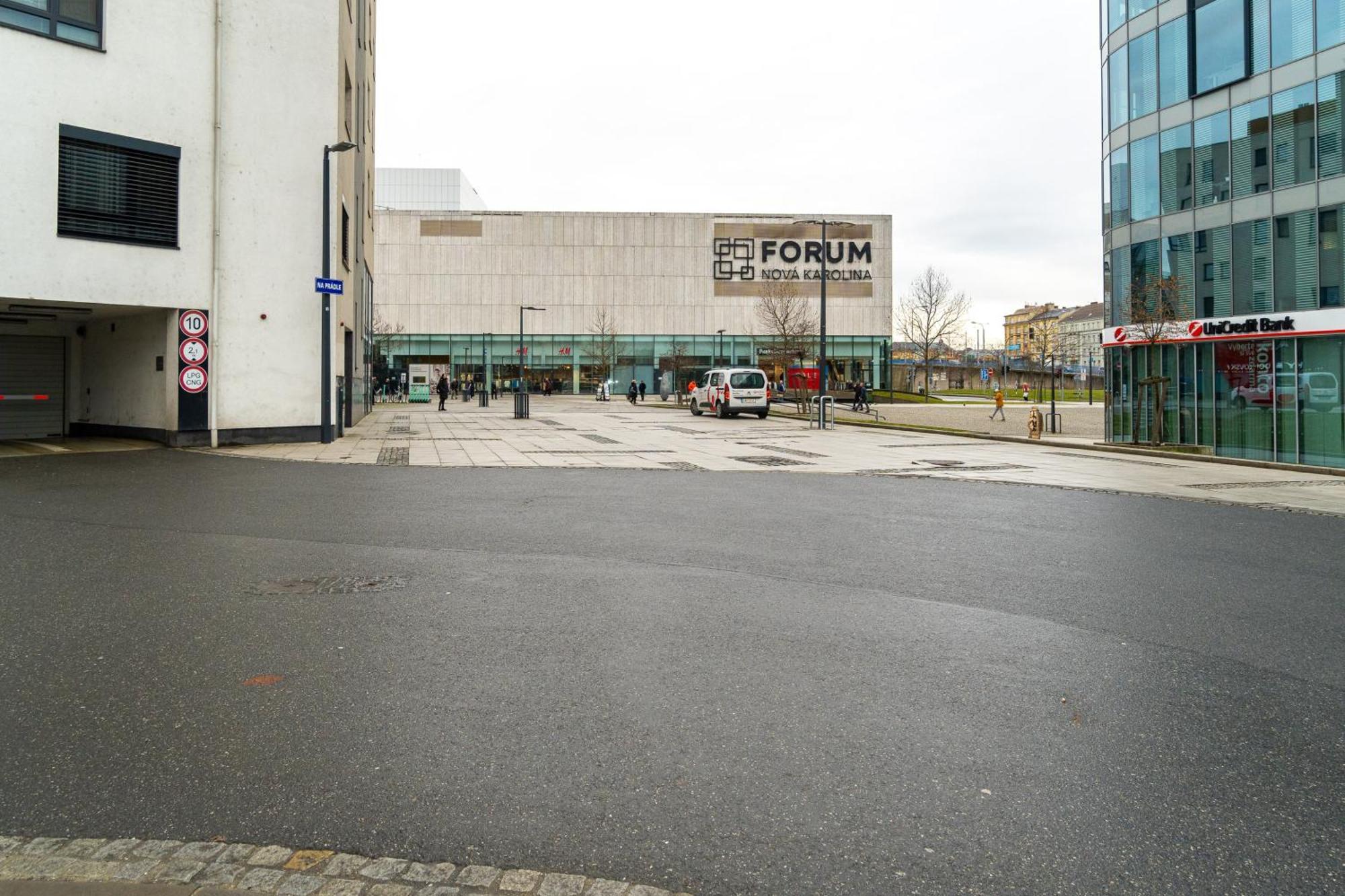 Bnb New Beautiful Apartment In The Center Of Ostrava With Option Garage Parking Eksteriør bilde