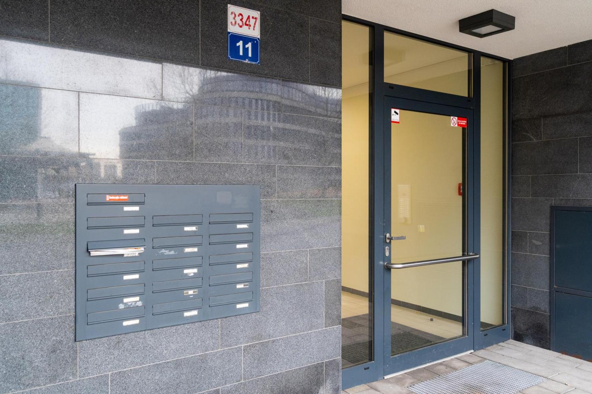 Bnb New Beautiful Apartment In The Center Of Ostrava With Option Garage Parking Eksteriør bilde
