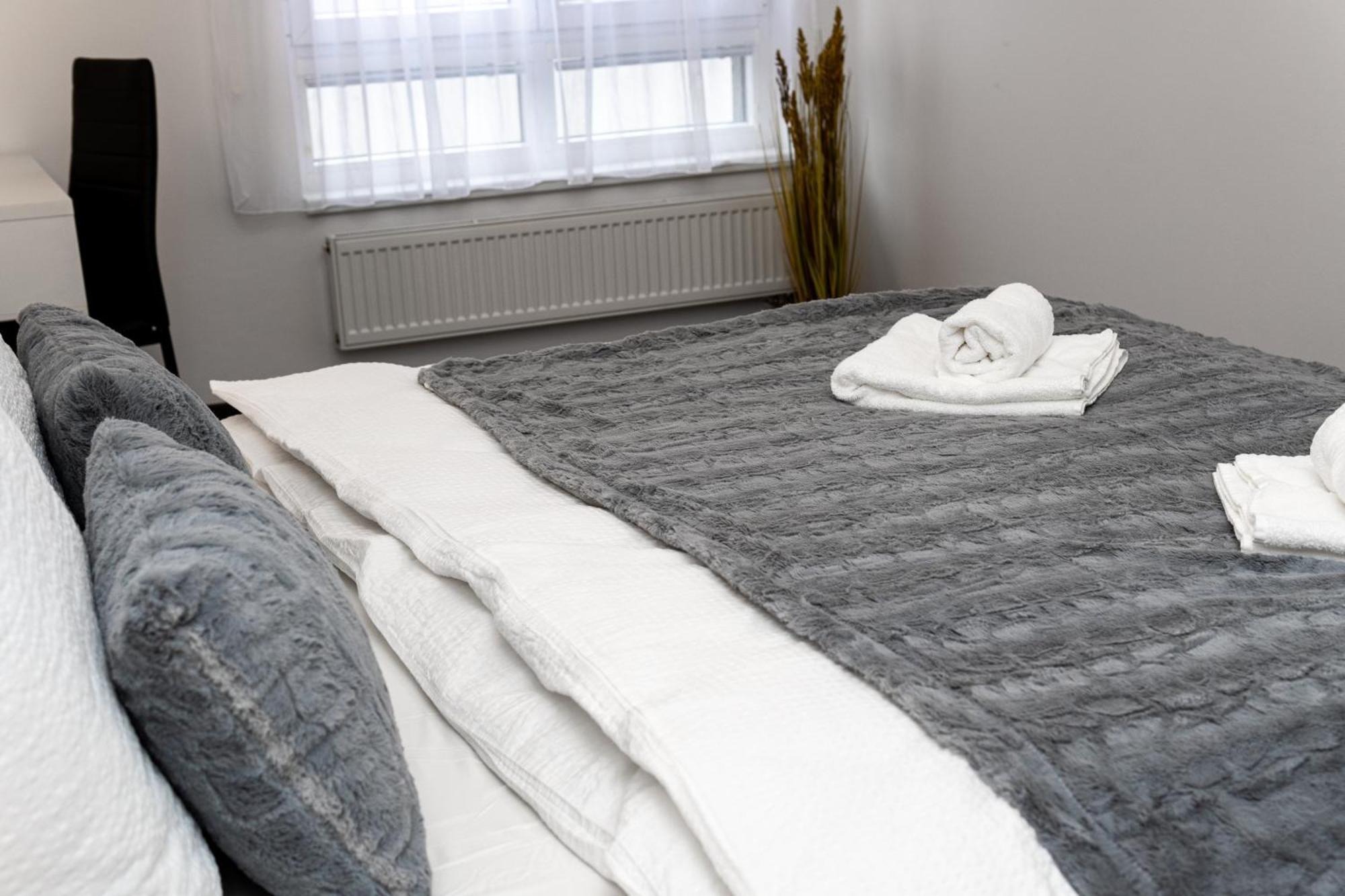 Bnb New Beautiful Apartment In The Center Of Ostrava With Option Garage Parking Eksteriør bilde