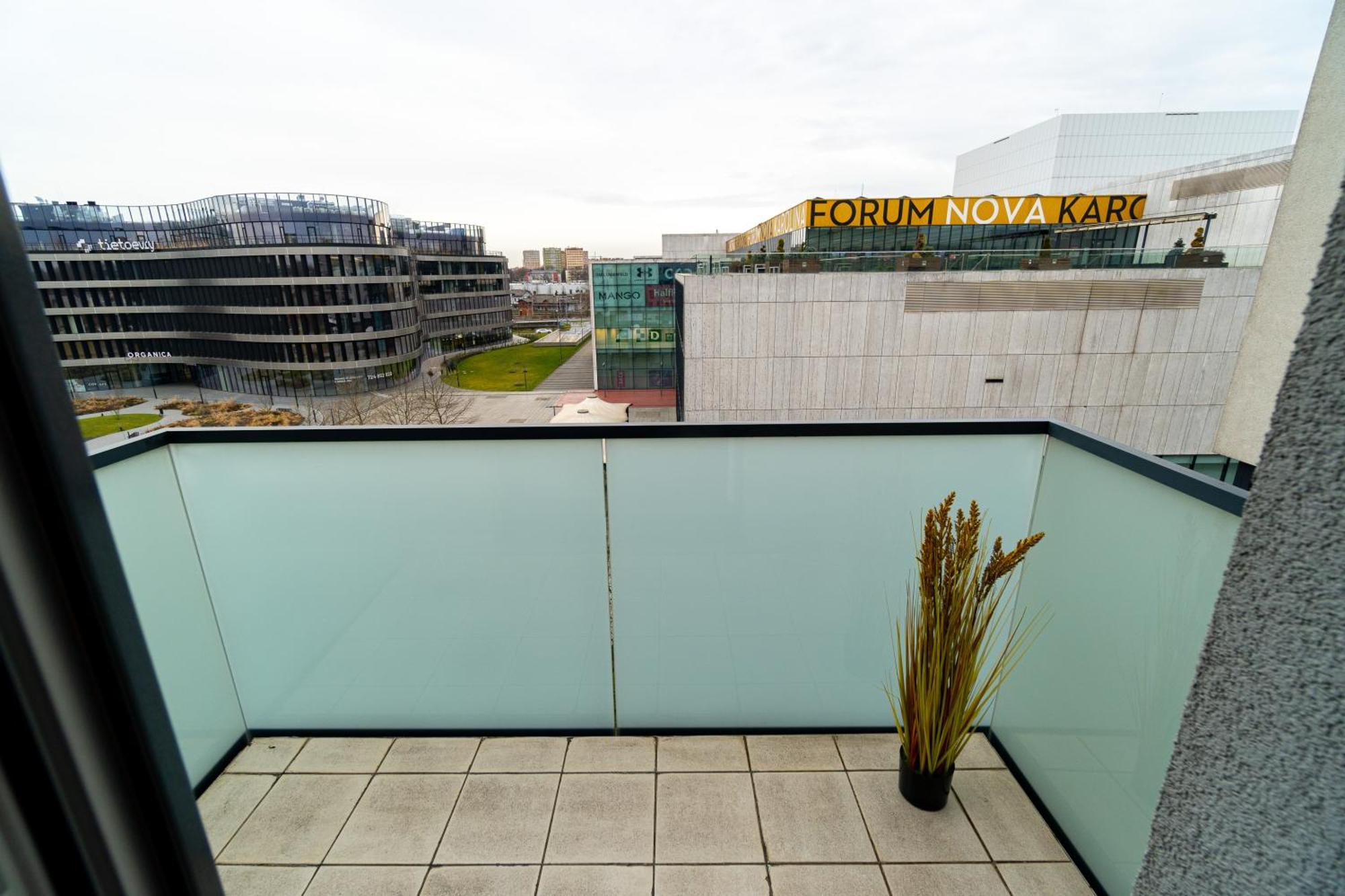 Bnb New Beautiful Apartment In The Center Of Ostrava With Option Garage Parking Eksteriør bilde