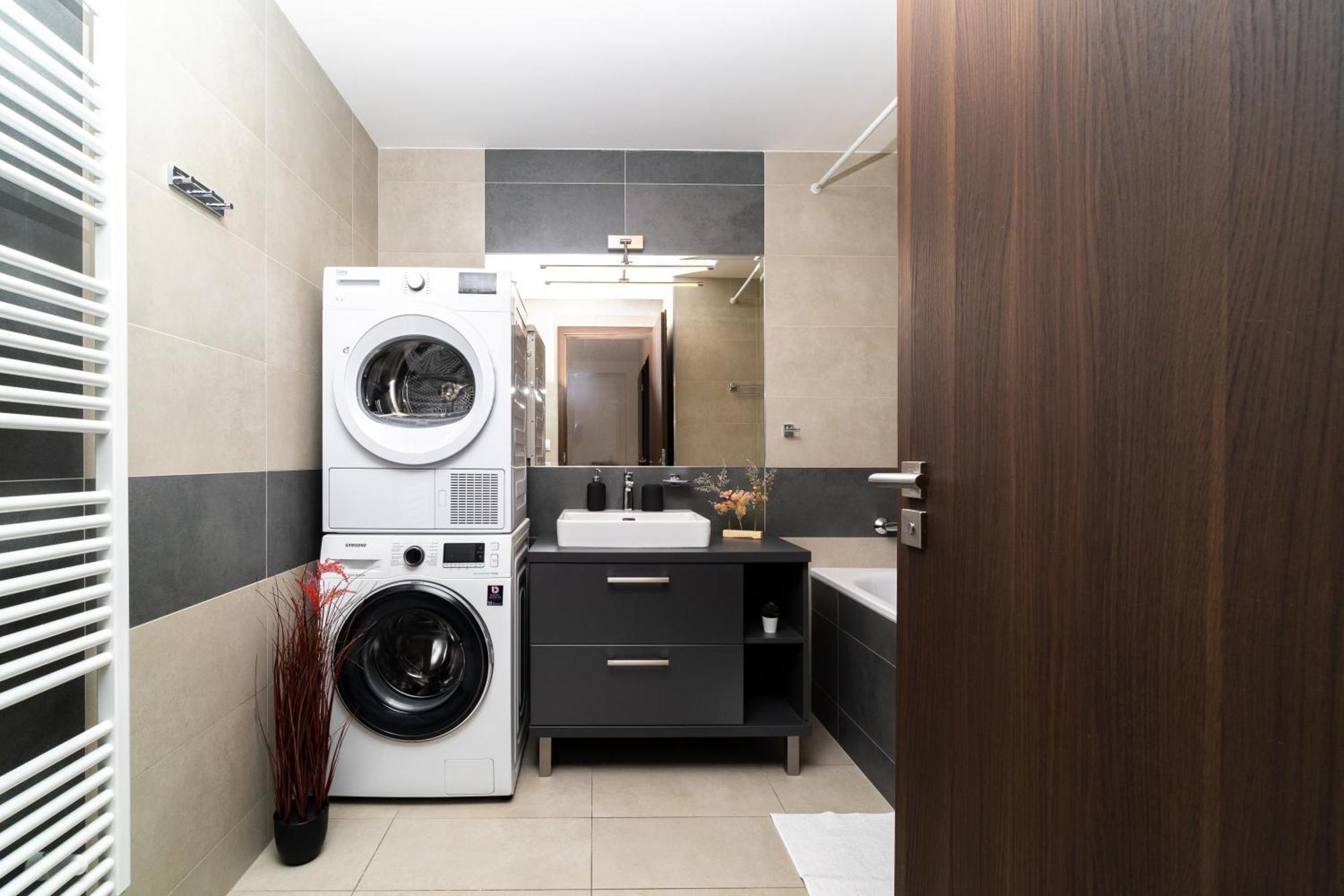 Bnb New Beautiful Apartment In The Center Of Ostrava With Option Garage Parking Eksteriør bilde